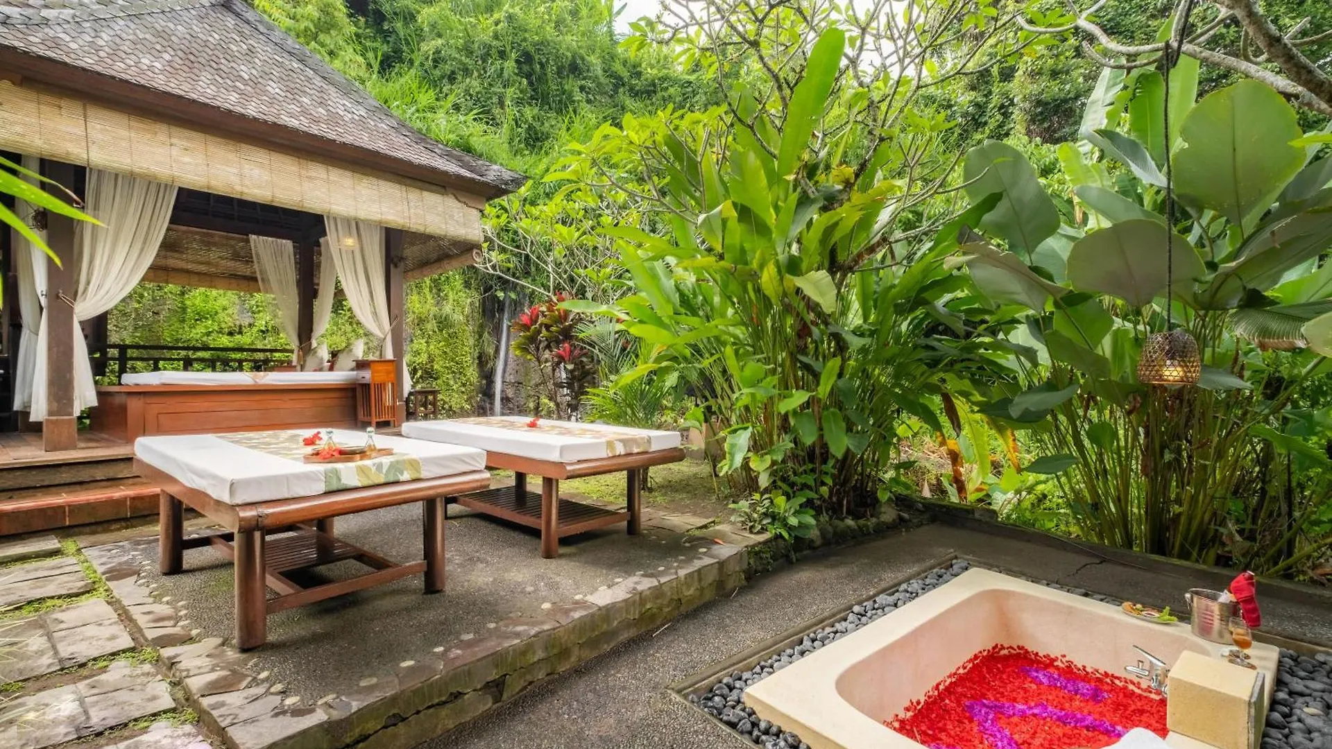 Semana Residences By Cove Ubud  Hotel